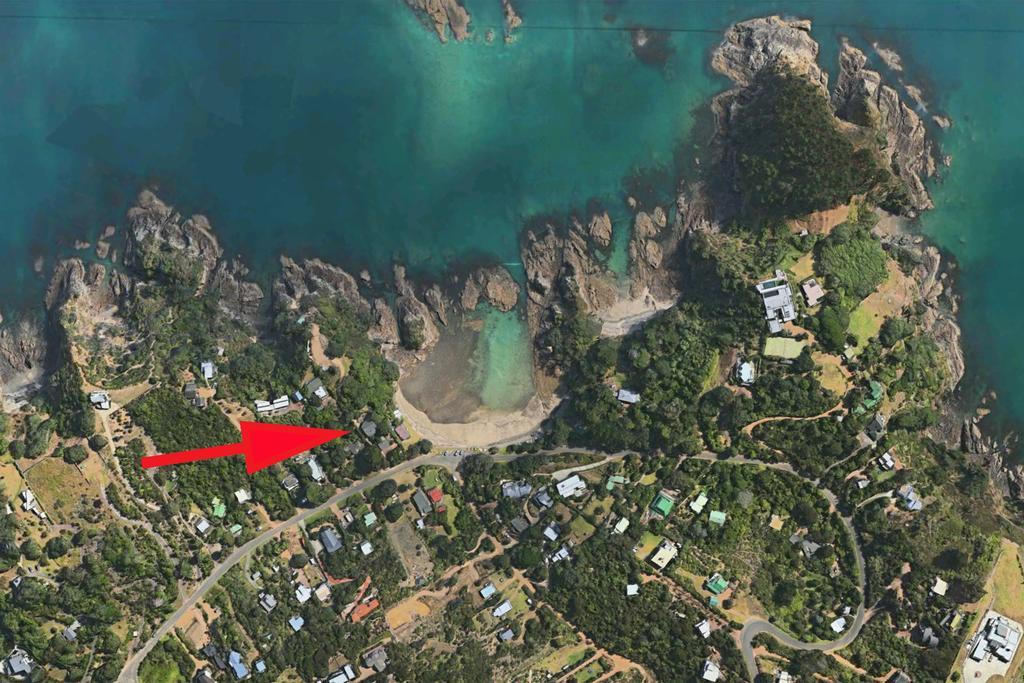 Beachfront Enclosure Bay - Waiheke Unlimited Oneroa Esterno foto